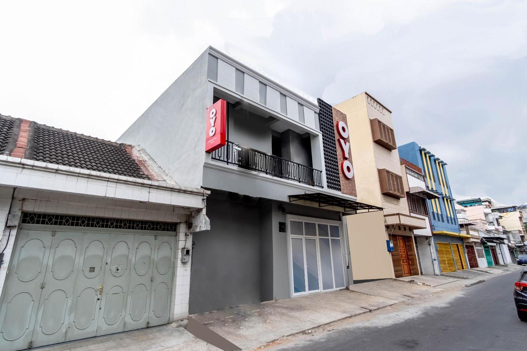 Super Oyo 2345 Homestay Jaya ميدان المظهر الخارجي الصورة